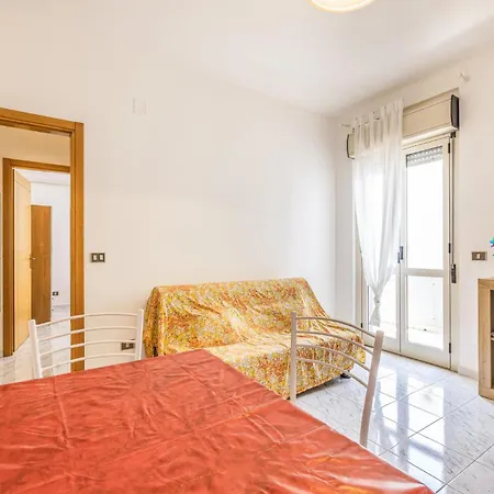Apartment 2 Bedroom Stunning In