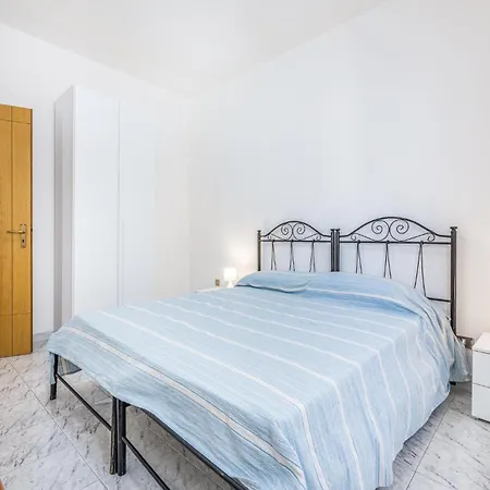 2 Bedroom Stunning In Apartment